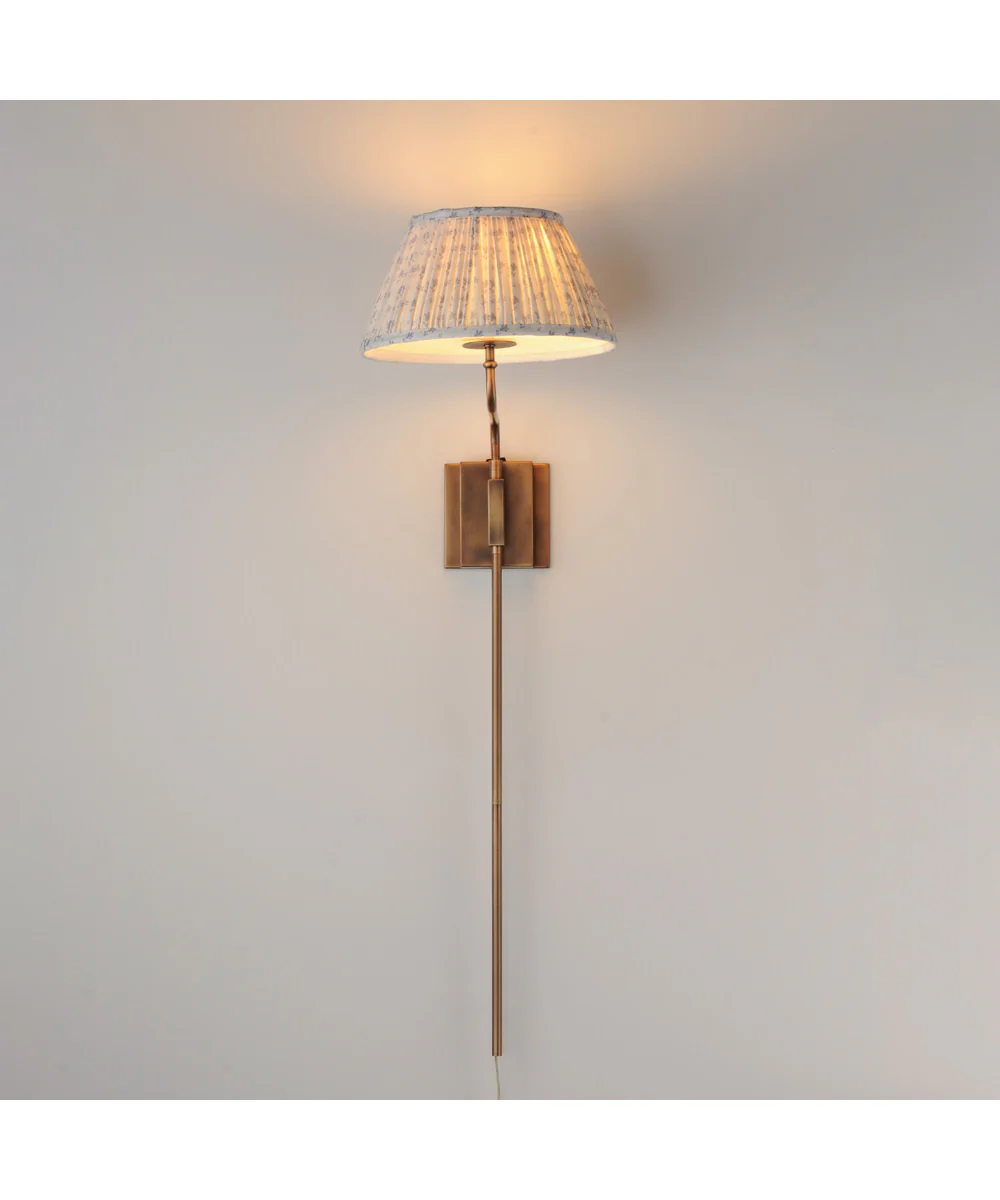Dunbridge 1-Light Wall Sconce Weathered Brass - Image 3