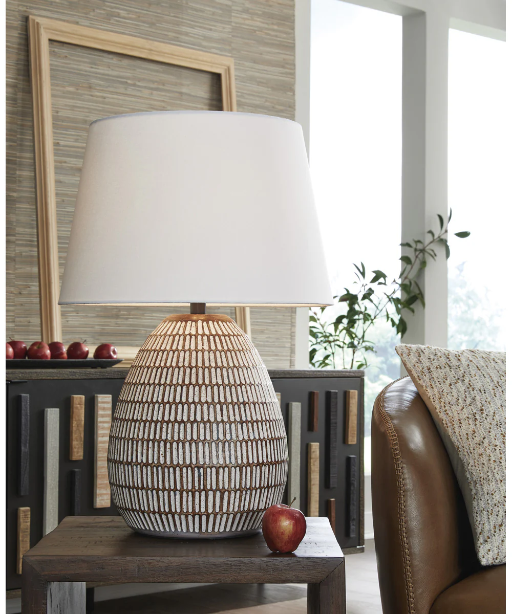 Darrich Metal Table Lamp Beige/White - Image 2