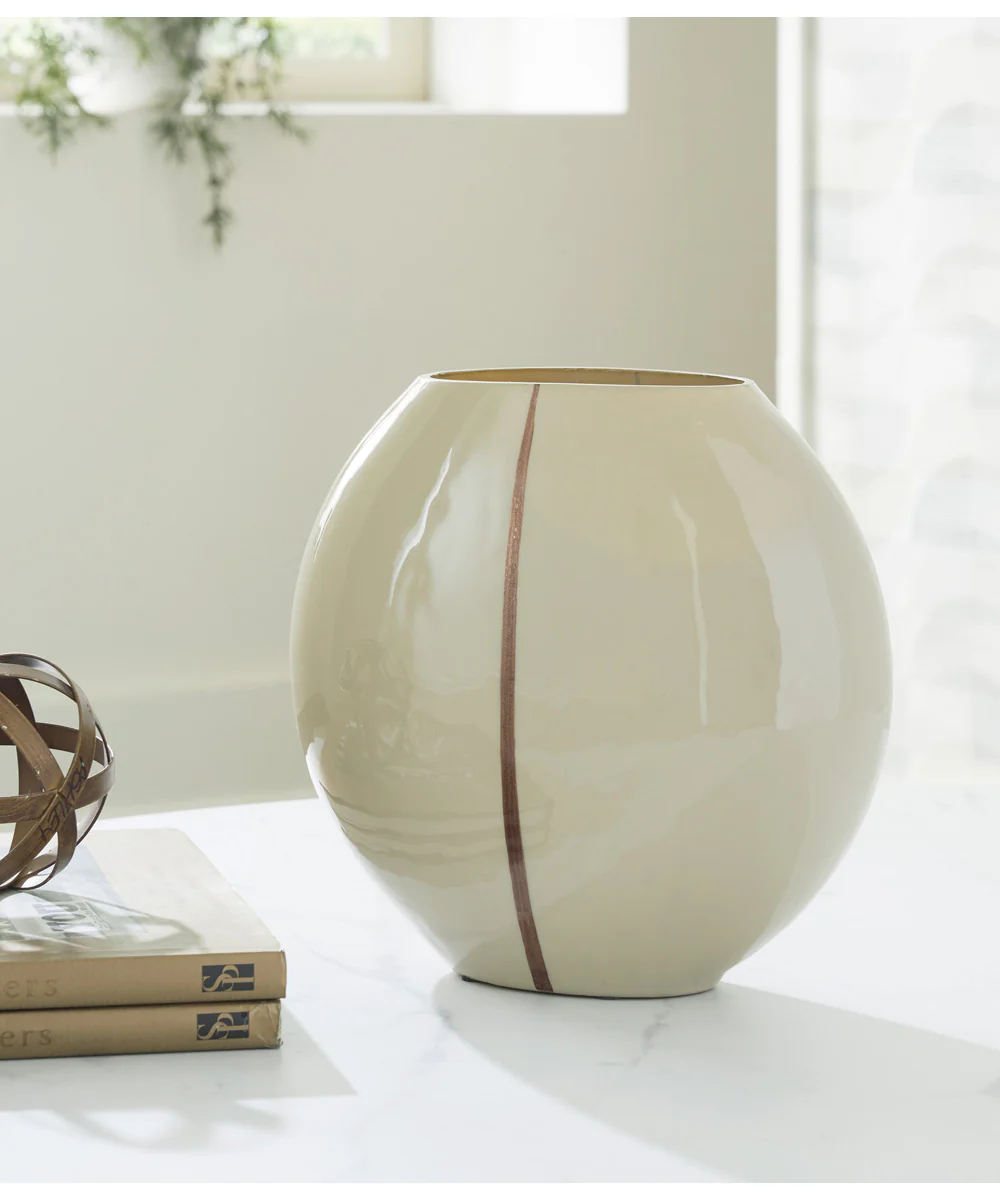 Sheabourne Vase Cream - Image 2